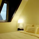 Du Clocher Bed & Breakfast 3*
