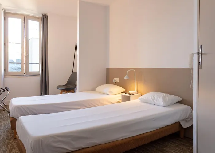 Du Clocher Bed and Breakfast Ροντέζ