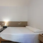 Du Clocher Bed & Breakfast 3*