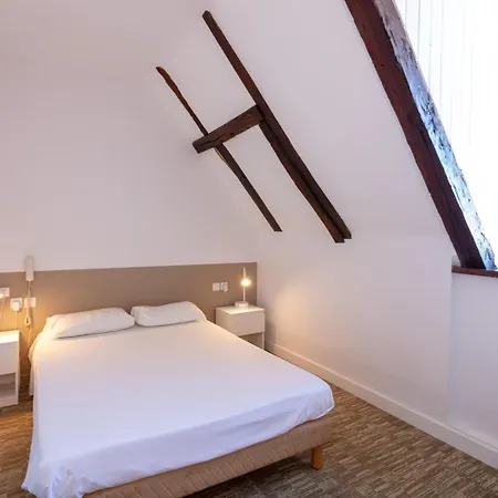 Du Clocher Bed & Breakfast 3*