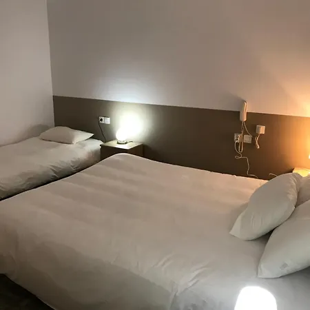 都可乐切尔酒店 2* 罗德兹