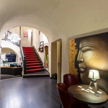 Du Clocher Hotel