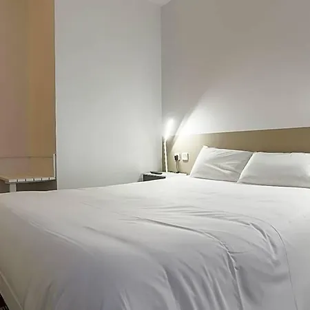 Du Clocher Bed & Breakfast