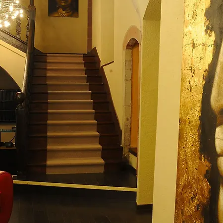 Du Clocher Hotell Rodez