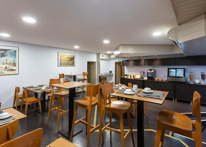 Du Clocher B&B 로데즈